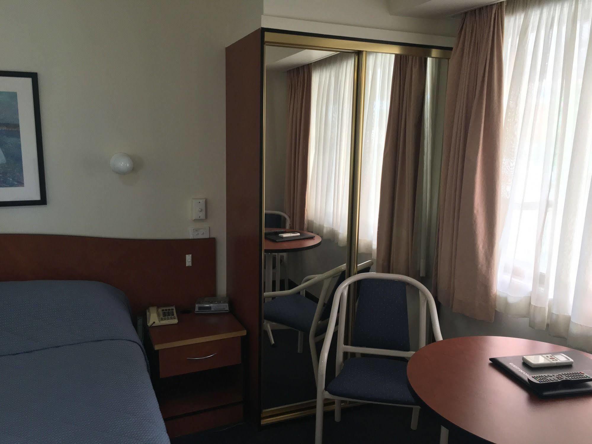 Town And Country Motel Сидней Экстерьер фото
