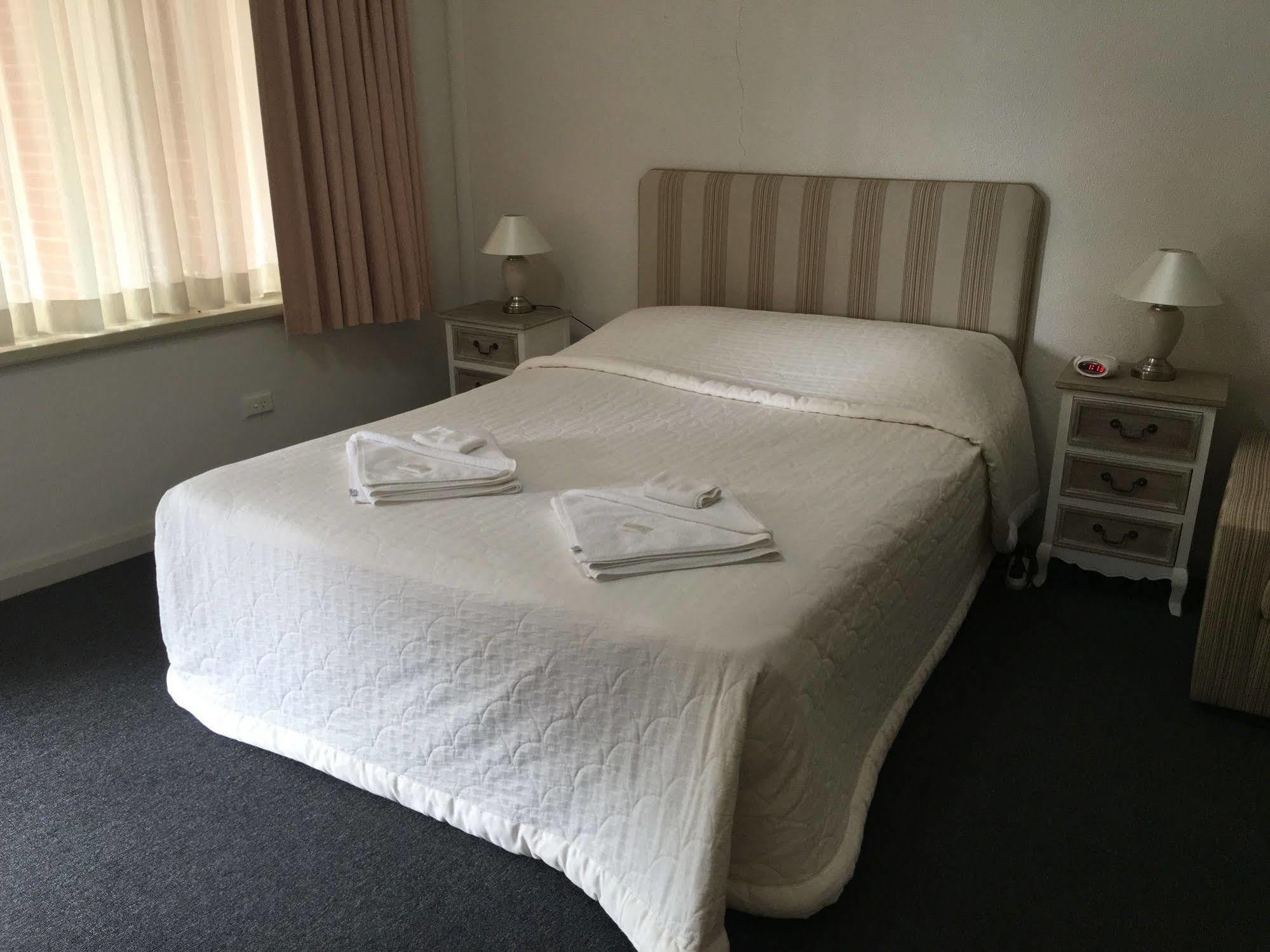 Town And Country Motel Сидней Экстерьер фото